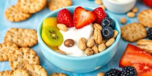 Healthy lunch snacks for adults.